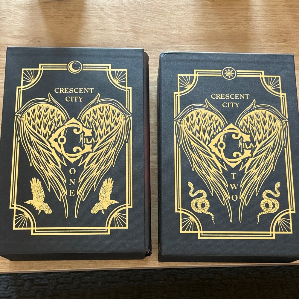Crescent City Limited Edition Fairyloot Set books